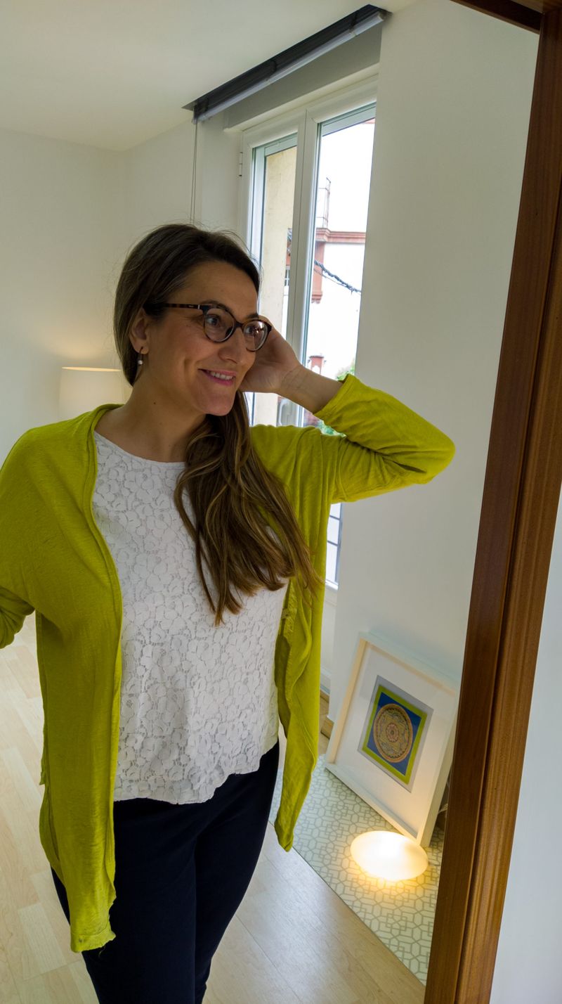 Esther Pérez de la Fuente en su consulta de Avenida Roma